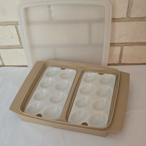 VTG Tupperware Deviled Egg Keeper~ Carrier Tray in Beige,723-3, EGGCEllent